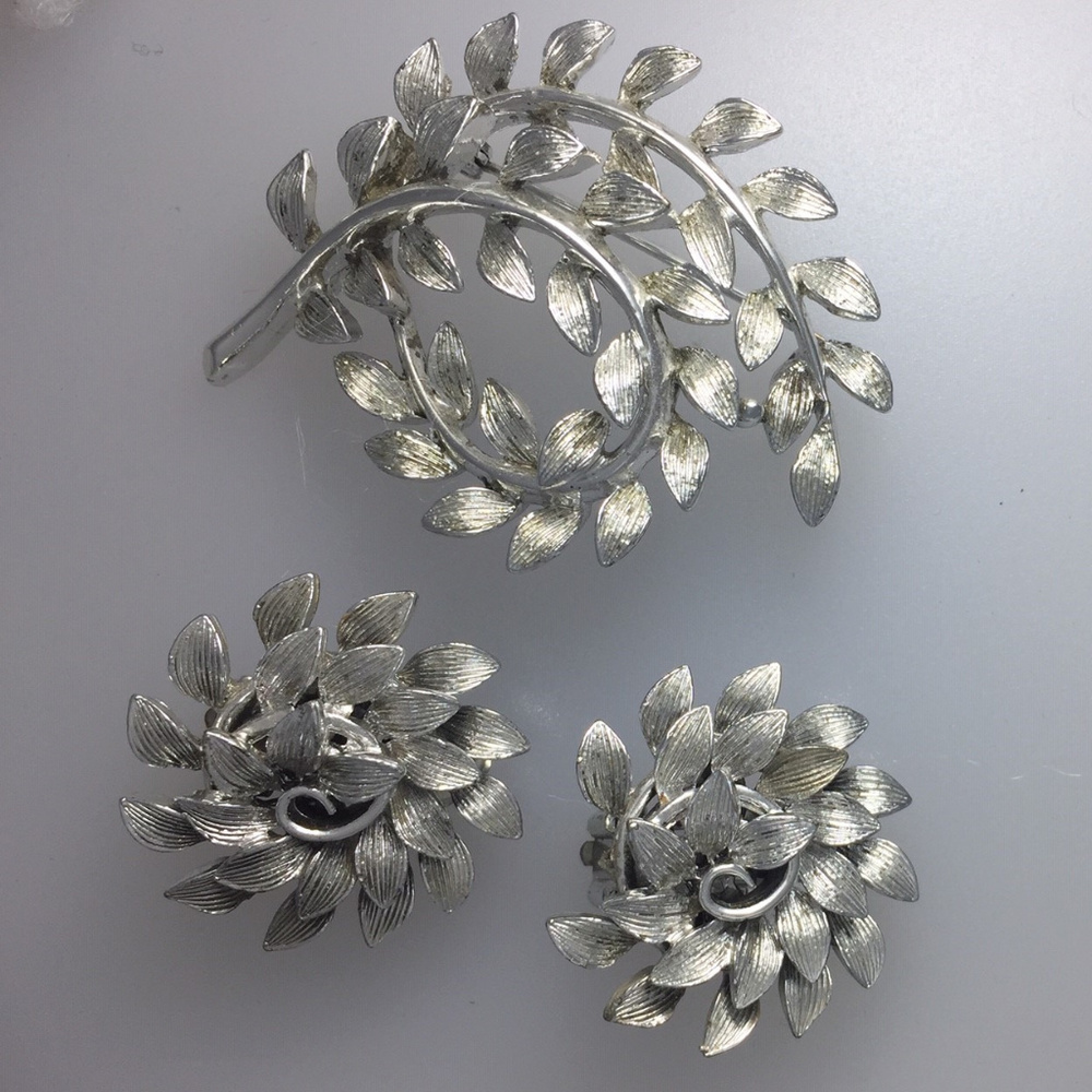 Lisner Silver-tone Brooch and Earring Set